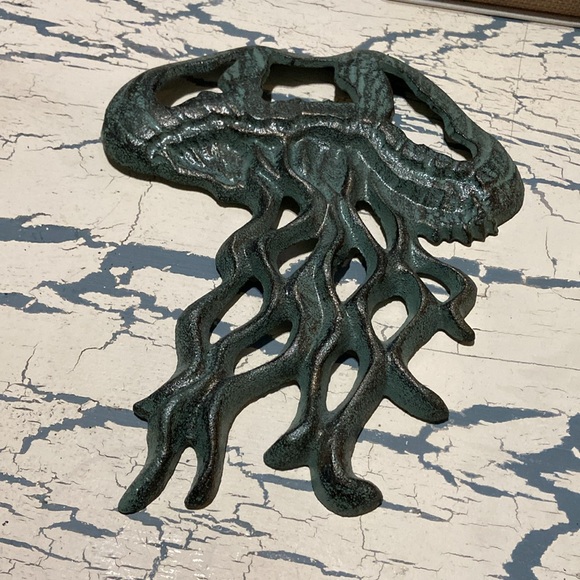 Iron Jelly Fish and Anchor - Picture 2 of 3